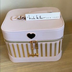 Nicole Miller NY Cosmetics Case